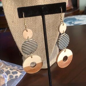 Plunder wooden earrings